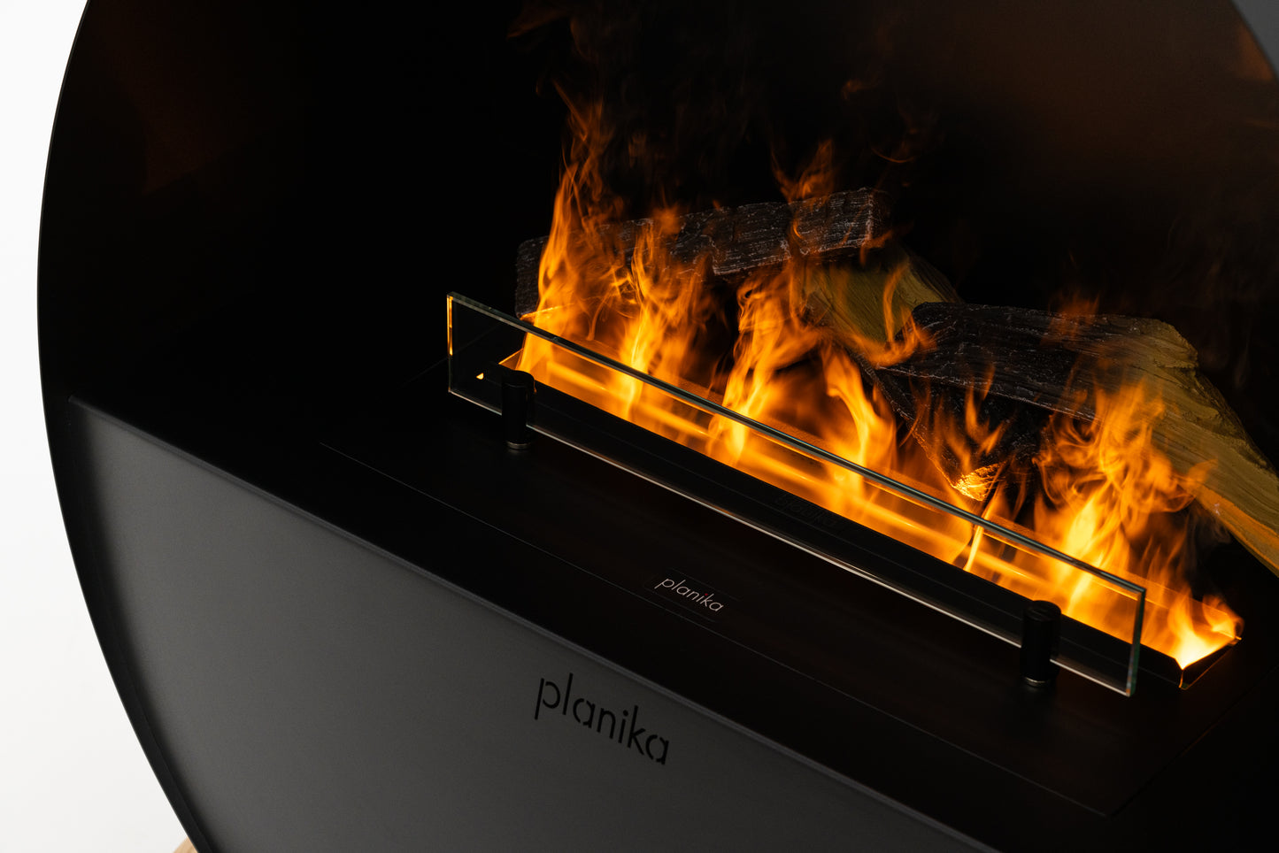 Misty, Freestanding Water Vapour Fireplace | Planika