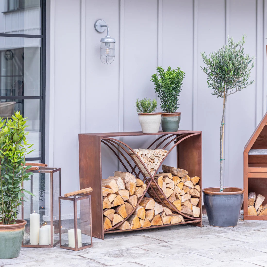 Ivyline, X Shape Log Store