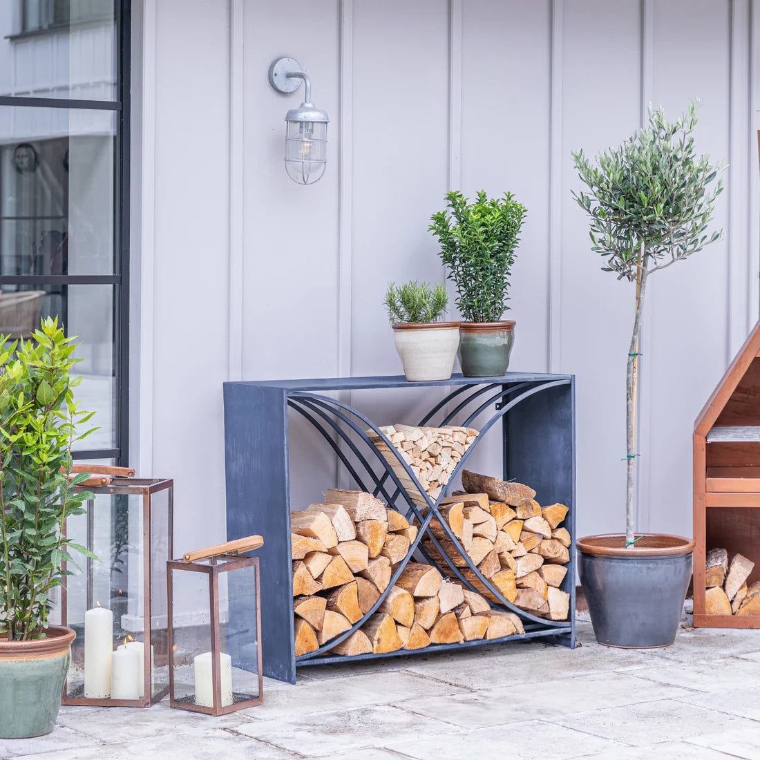 Ivyline, X Shape Log Store